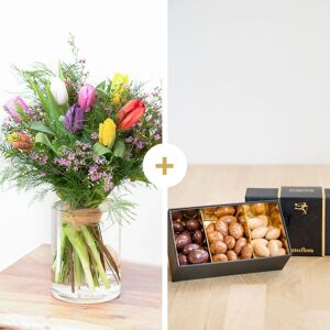 Interflora Bouquet de tulipes et ses amandes au chocolat - Livraison de fleurs - Interflora