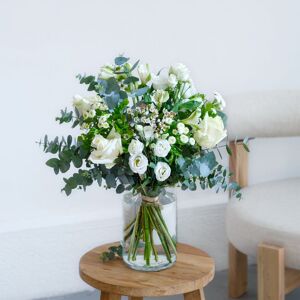 Interflora Paradis blanc : bouquet rond de fleurs variées tons blanc