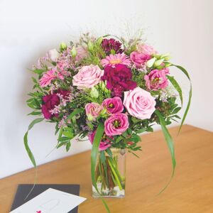 Interflora Bois de rose et son vase offert - Bouquet de fleurs - Rapidité : Remise en main propre en - de 4h - Qualité garantie : bouquet réalisé par un artisan fleuriste