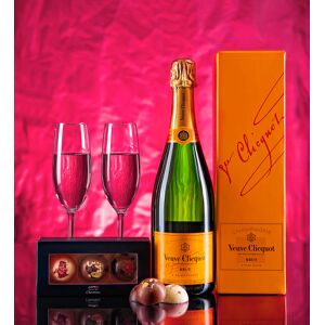 Prestige Hampers Veurve Clicquot and Chocolates - Champagne Gifts - Send Champagne Gifts - Champagne Gift Delivery - Champagne Gift Set