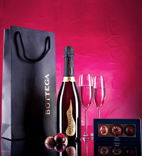 Prestige Hampers Bottega Poeti and Chocolates - Prosecco Gifts - Prosecco and Chocolates - Champagne Gifts - Send Champagne Gifts
