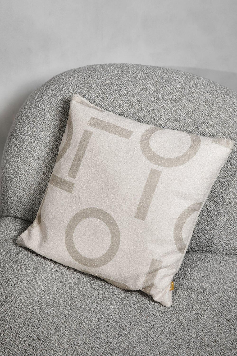 Boohoo Tonal Print Shearling Cushion- White  - Size: ONE SIZE