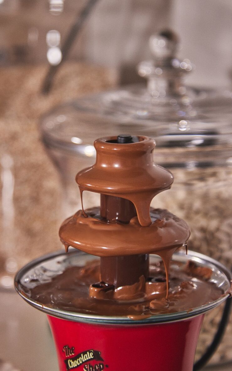 PrettyLittleThing 3 Tier Chocolate Fountain  - Red - Size: One Size