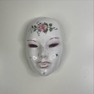 Masque mural d'art en porcelaine florale - Publicité