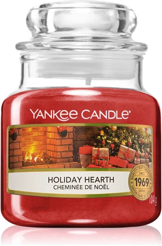 Yankee Candle Holiday Hearth scented candle 104 g