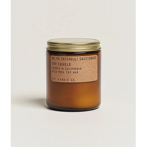 P.F. Candle Co. Soy Candle No. 19 Patchouli Sweetgrass 204g