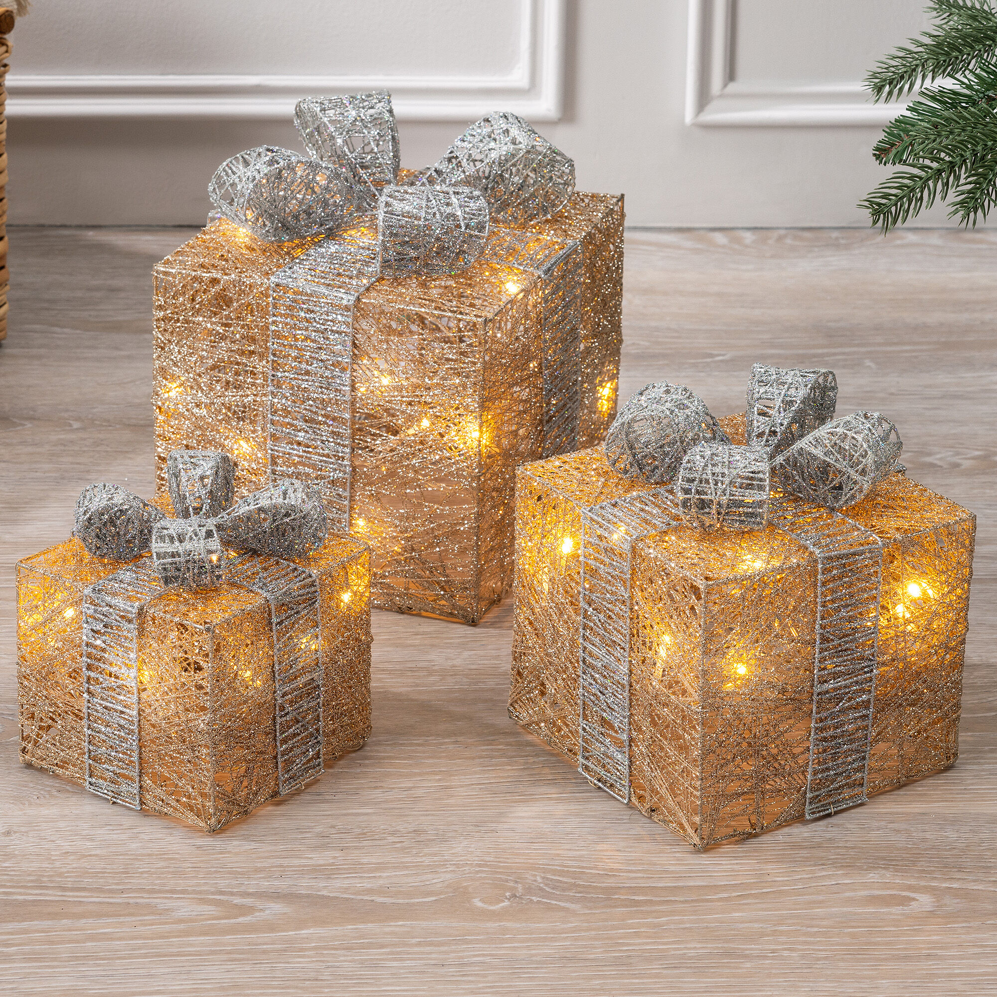 Christow Champagne Gold Light Up Christmas Parcels - Champagne & Silver