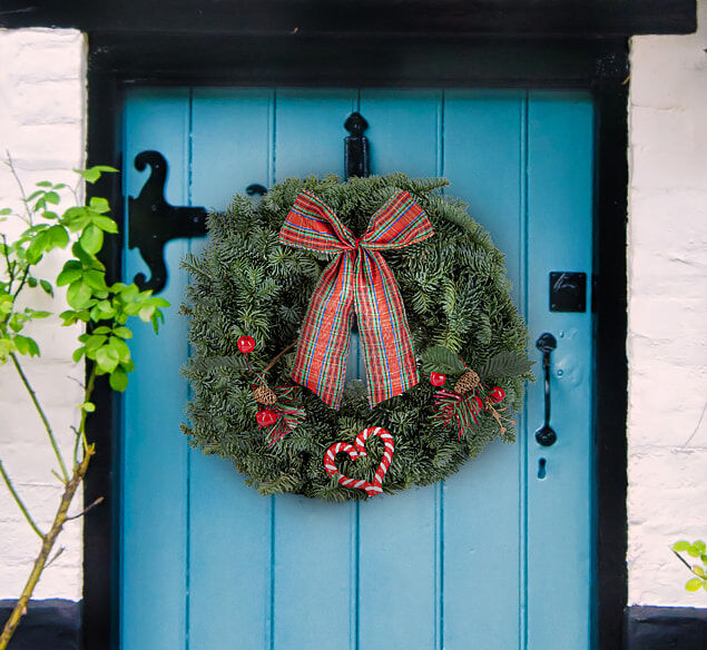 123 Flowers Red Christmas Heart Wreath - Fresh Christmas Wreaths - Christmas Wreaths - Xmas Wreaths - Christmas Door Wreaths