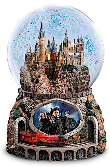 The Bradford Exchange HARRY POTTER Musical Glitter Globe with Rotating Train and Movie Image Lights Up