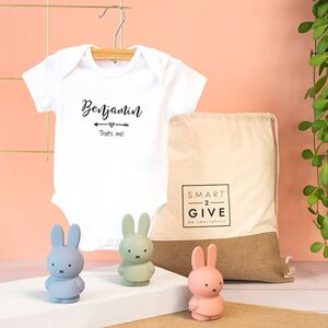 smartphoto Geschenkset zur Geburt (Baby-Body & Miffy Spardose Grün, One-size 2 Monate)