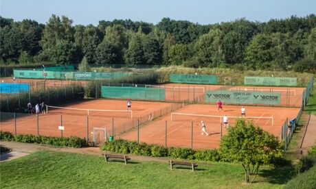 Sport on Court Fast Learning Tennis-Kurs inkl. Leihschlägern, Bällen und Platzmiete bei Sport on Court (61% sparen*)