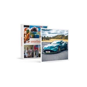Smartbox Coffret Cadeau - Stage pilotage : 2 tours sur le circuit de Saint-Herblain en Aston Martin Vantage F1- Sport & Aventure - Publicité