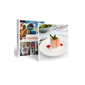 Smartbox Coffret Cadeau - Découverte de Paris lors d'un dîner croisière Prestige sur la Seine pour 2 adultes et 1 enfant- Gastronomie - Publicité