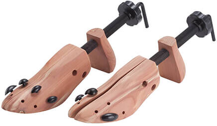 Miles Kimball Cedar Deluxe Shoe Stretcher Set of 2 - MED - Mens