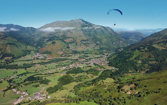 Wonderbox Coffret cadeau Baptême en parapente dans les Pyrénées - Wonderbox