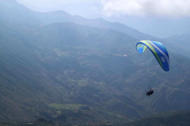 Wonderbox Coffret cadeau Baptême en parapente à Lourdes - Wonderbox