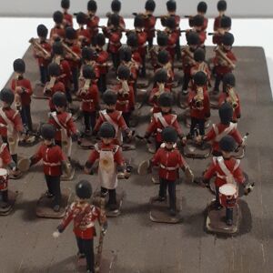 44 figurines miniaturisées de musiciens - Publicité