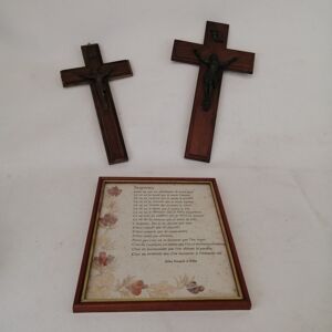 Crucifix et prières - objets de cultes   Marron