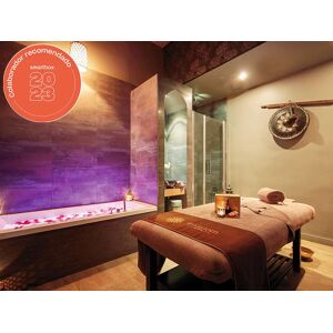 SmartBox Relax oriental: 1 masaje de espalda cuello, hombros y cabeza de 35 minutos en Silom Spa