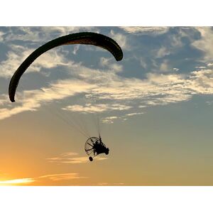 SmartBox Vuelo en parapente a motor para 1 persona en Guadalajara