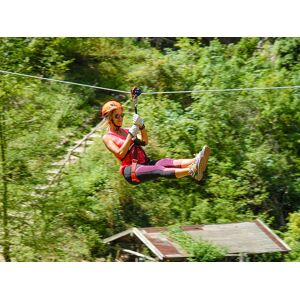 SmartBox Volo in Zipline e visita al museo e alle Grotte di Equi Geo-Archeo Park per 2