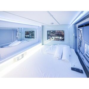 SmartBox Oltre il cosmo: 2 notti futuristiche nel primo Capsule hotel a Madrid