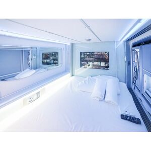 Smartbox Oltre Il Cosmo: 2 Notti Futuristiche Nel Primo Capsule Hotel A Madrid