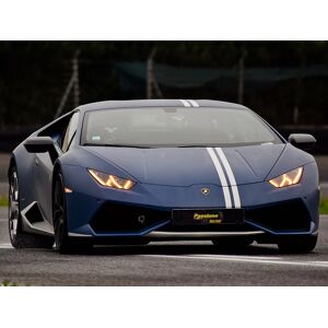 SmartBox 1 giro su Lamborghini HuracÃ¡n Avio sul Circuito Internazionale di Busca in Piemonte