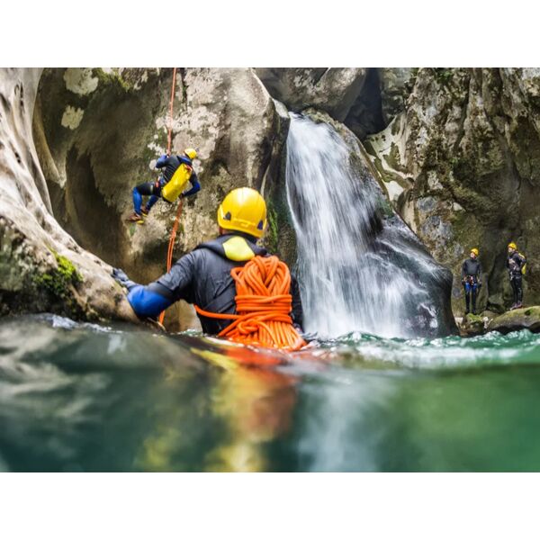 smartbox canyoning: incredibili avventure per 2