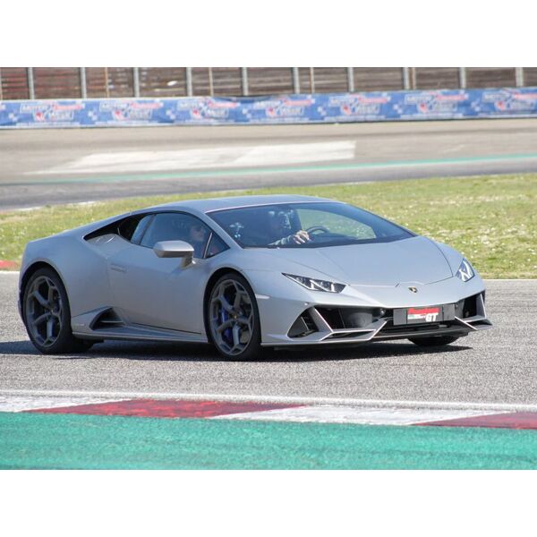 smartbox 1 giro di pista in lamborghini huracÃ¡n evo e video ricordo