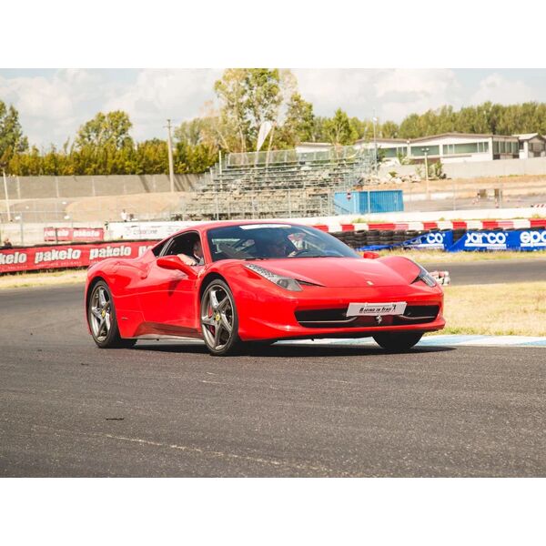 smartbox ferrari f458 su pista: 6 giri sul circuito di castelletto e video a bordo