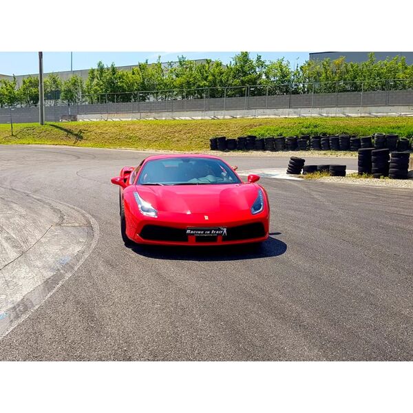 smartbox ferrari f488 su pista: 6 giri sul circuito di castelletto e video incluso