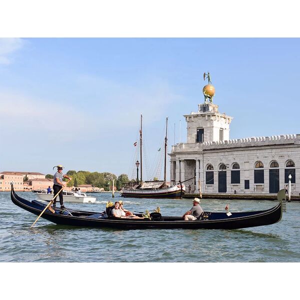 smartbox giro in gondola a venezia con commento dal vivo per 1 persona