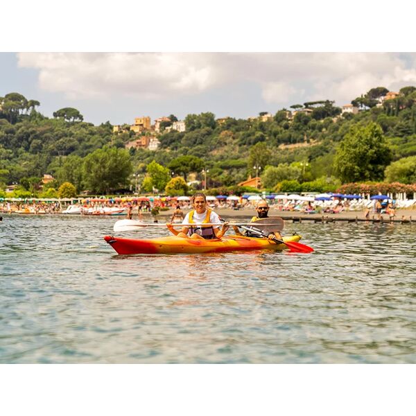 smartbox tour in kayak nella storia romana e degustazione per 2 sul lago di castel gandolfo