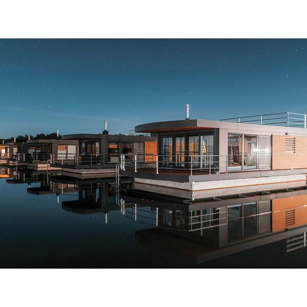 smartbox insolito soggiorno in una casa galleggiante su un lago in germania per 4