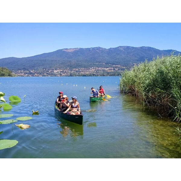 smartbox alla scoperta del lago di varese con un tour in canoa canadese per 5 persone