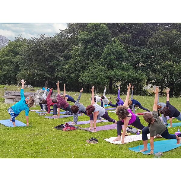 smartbox ritiro yoga di 3 notti in spagna con escursioni in natura e lezioni di meditazione