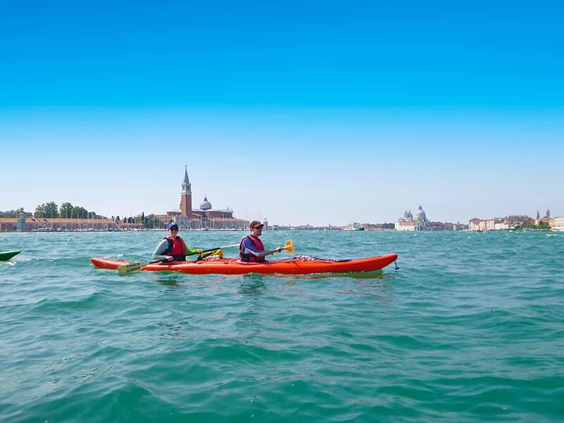 smartbox tour in kayak alla scoperta dei luoghi naturali nascosti della laguna di venezia per 2