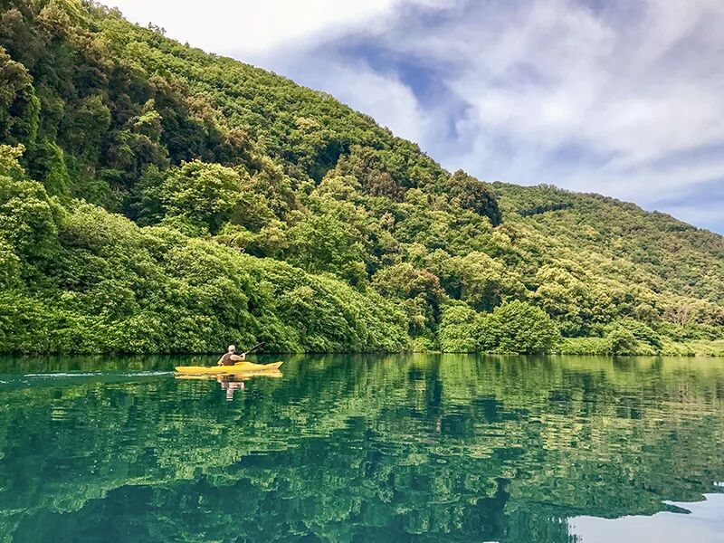 smartbox tour guidato in kayak sul lago di albano (3h) per 1