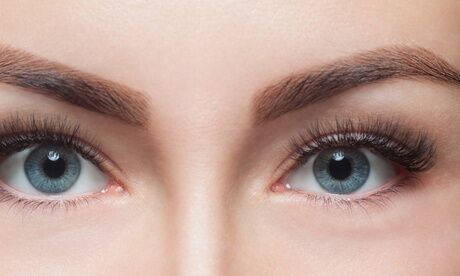 Belle Moi Full Set of Classic or Hybrid Eyelash Extensions at Belle Moi