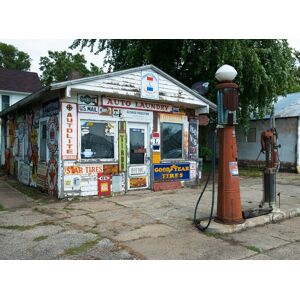 Papermoon Fototapete »Old Vintage Retro Gas Station« mehrfarbig  B/L: 2,5 m x 1,86 m