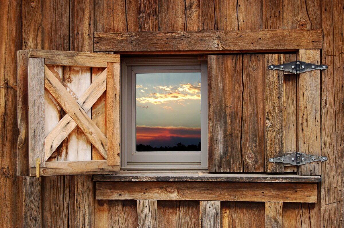 Papermoon Fototapete »Scheunenfenster«, samtig, Vliestapete, hochwertiger... bunt