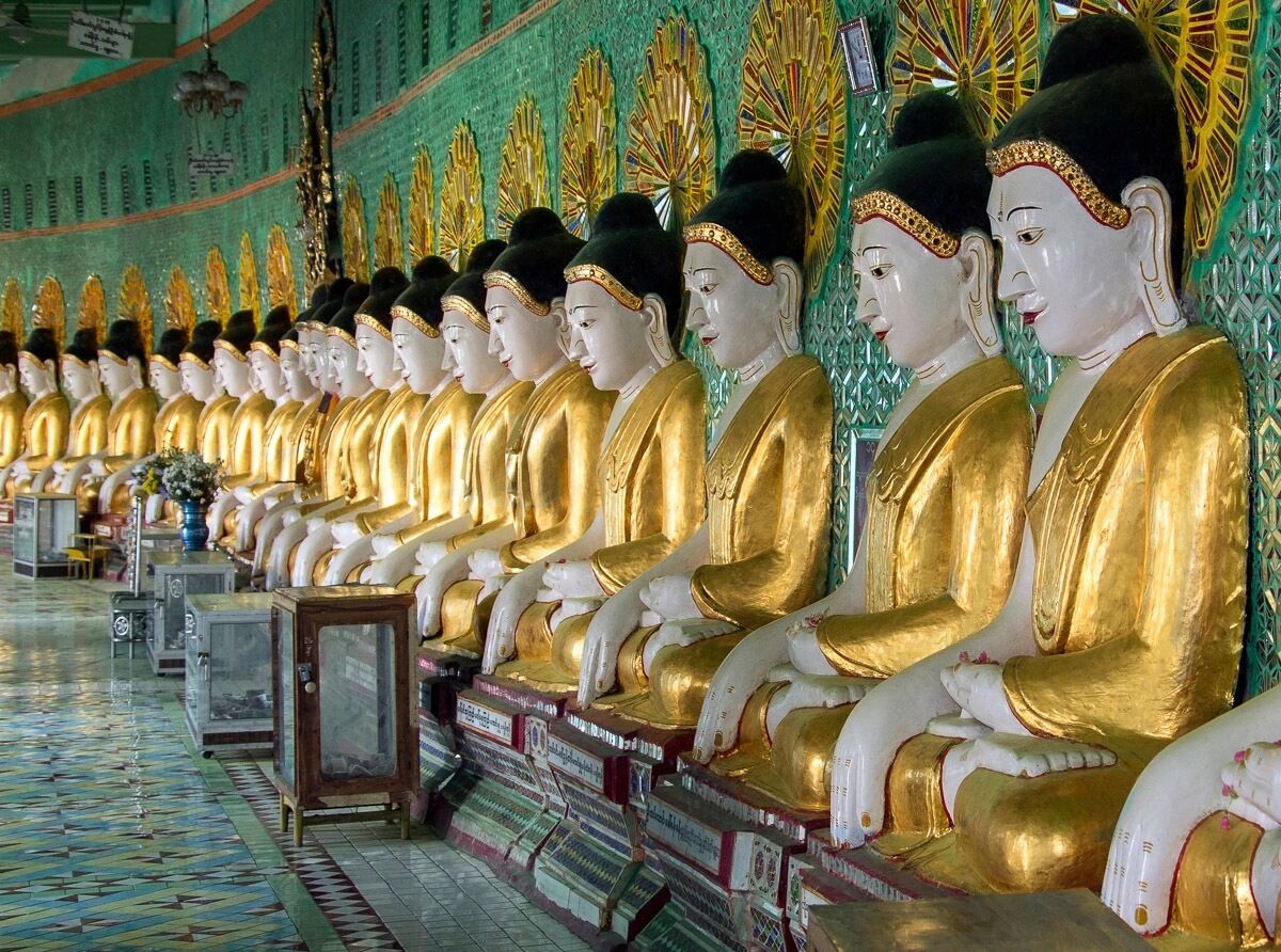 Papermoon Fototapete »U Min Thonze Buddhas«, Vliestapete, hochwertiger... bunt