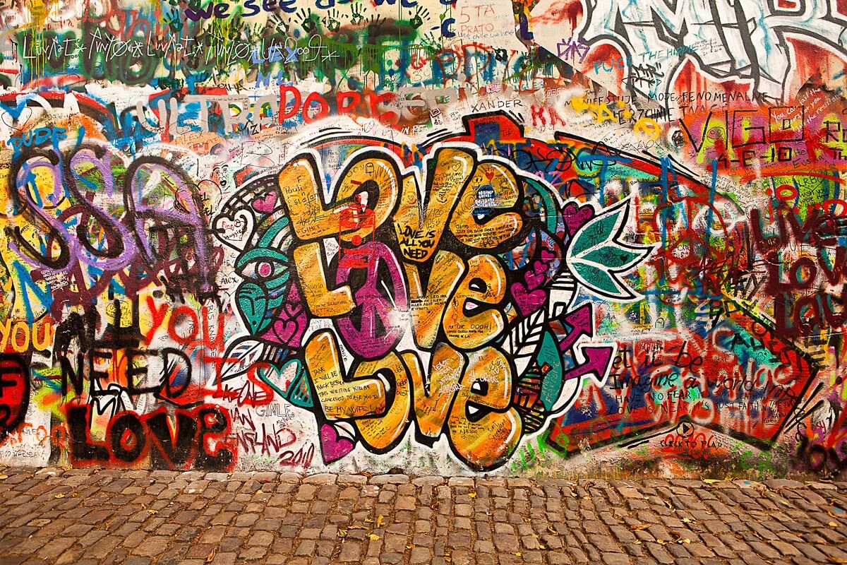 Papermoon Fototapete »Love Graffiti Wand«, samtig, Vliestapete, hochwertiger... bunt