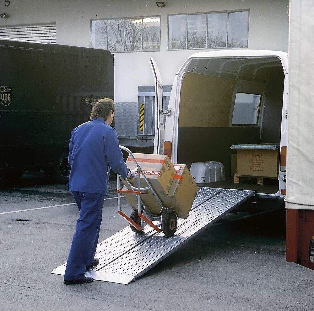 Aluminium-Verladeschiene Lauffläche gelocht Tragfähigkeit 450 kg, Schienenbreite 300 mm