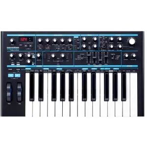 Novation Synthes analogiques/ BASS STATION II