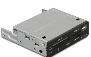 DeLock 91674 - USB 2.0 CardReader 3.5 43 in 1 + 1 x USB 2.0 Port