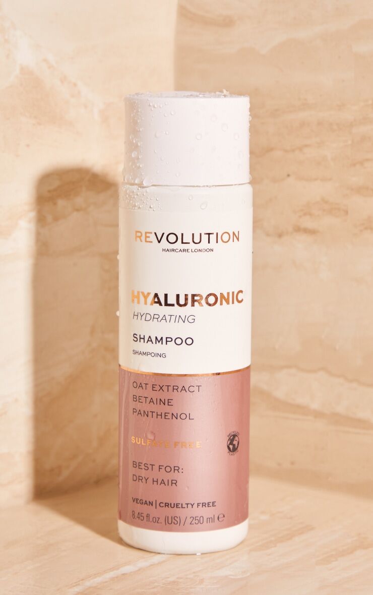 PrettyLittleThing Revolution Haircare Hyaluronic Acid Hydrating Shampoo for Dry Hair  - Clear - Size: One Size