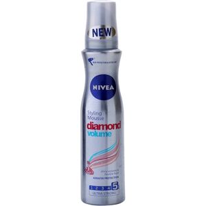 Nivea Diamond Volume mousse fixante pour donner du volume et de la brillance 150 ml - Publicité