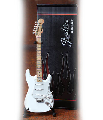 Axe Heaven Fender Stratocaster White